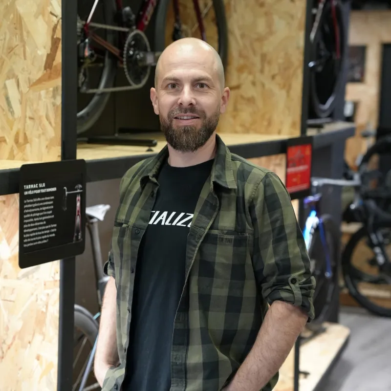 Fabien responsable atelier du magasin Cycles of life