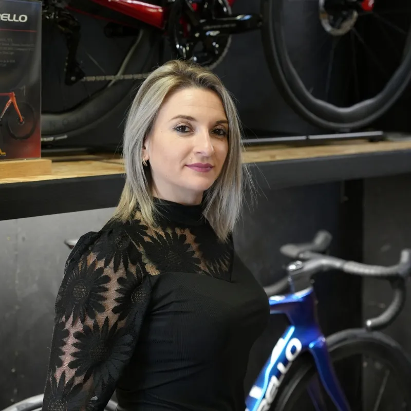 Audrey assistante commerciale et administrative du magasin Cycles of life